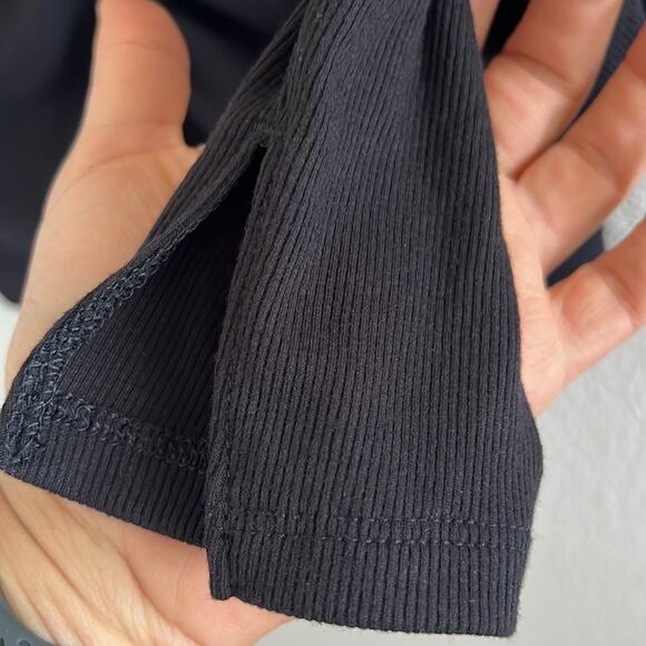 Old Navy Active Ultralite Go-Dry Black Ribbed High Neck Split Wrist Top Small - Picture 5 of 5